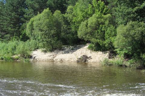 Пляж с искуственным водопадом