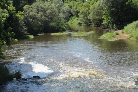 Пляж с искуственным водопадом