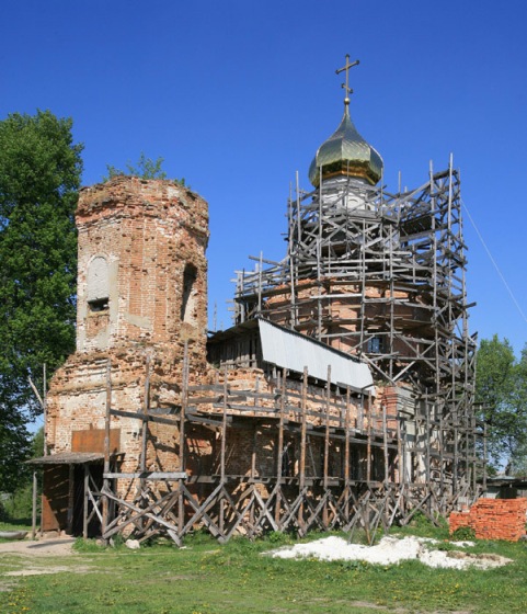 Отрадное. Церковь Дмитрия Солунского